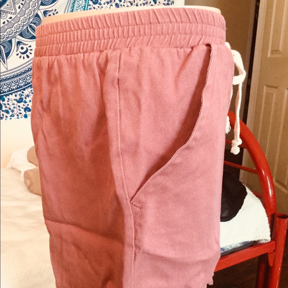Pink shorts - Picture 2 of 3